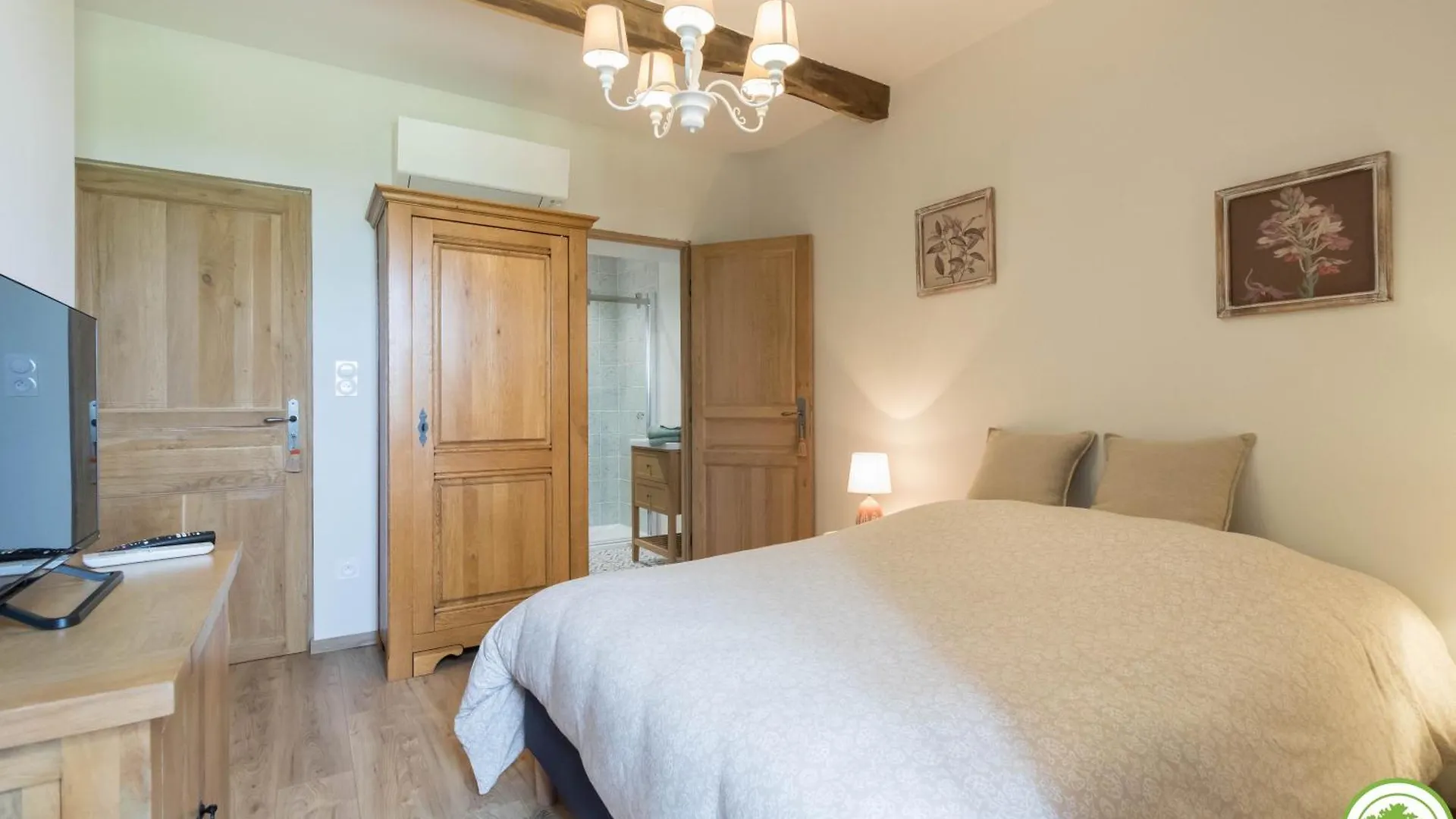 Chambres D'Hotes - La Clef Des Champs - Piscine - Capucine 住宿加早餐酒店 Sajas